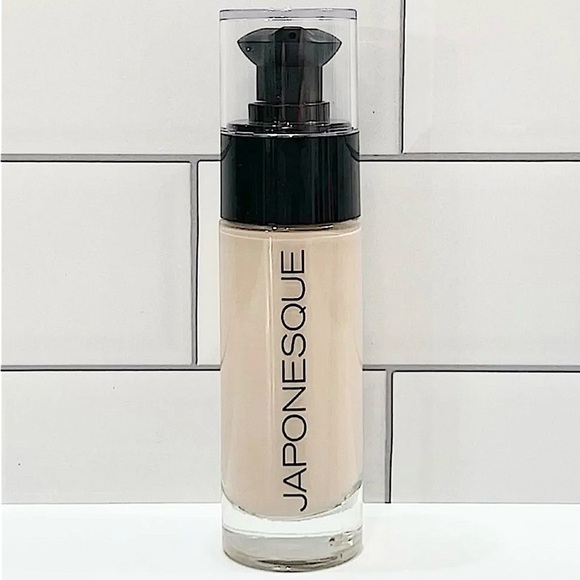 Japonesque Shade 01 Luminous Foundation Flawless Liquid Makeup - Picture 1 of 1